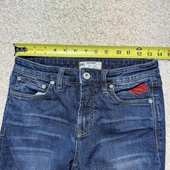 Free People Four Seasons Red Rose Embroidered Jeans size 25 NWOT - Picture 8 of 9
